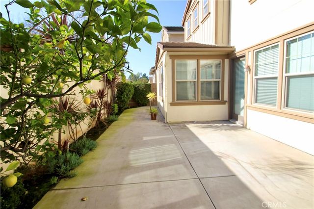 52 Shadowbrook, Irvine, CA 92604