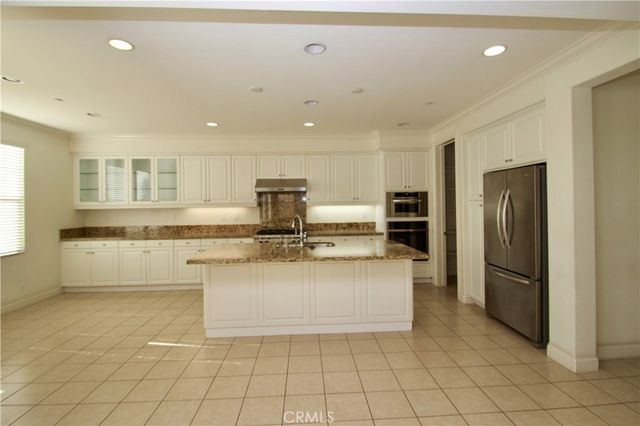 52 Shadowbrook, Irvine, CA 92604