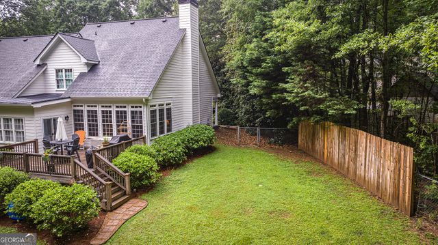 325 Twin Oaks Circle, Bogart, GA 30622