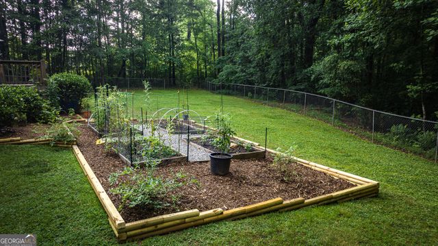 325 Twin Oaks Circle, Bogart, GA 30622