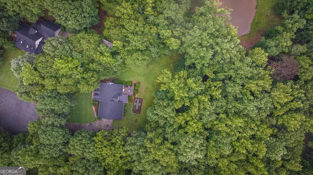 325 Twin Oaks Circle, Bogart, GA 30622