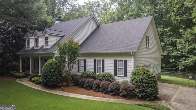 325 Twin Oaks Circle, Bogart, GA 30622