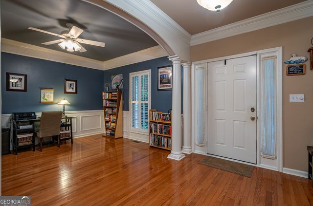 325 Twin Oaks Circle, Bogart, GA 30622