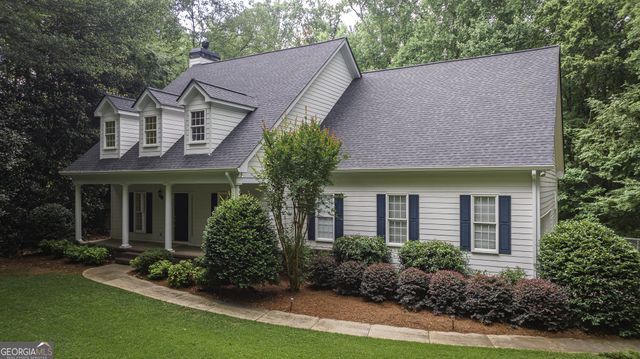 325 Twin Oaks Circle, Bogart, GA 30622