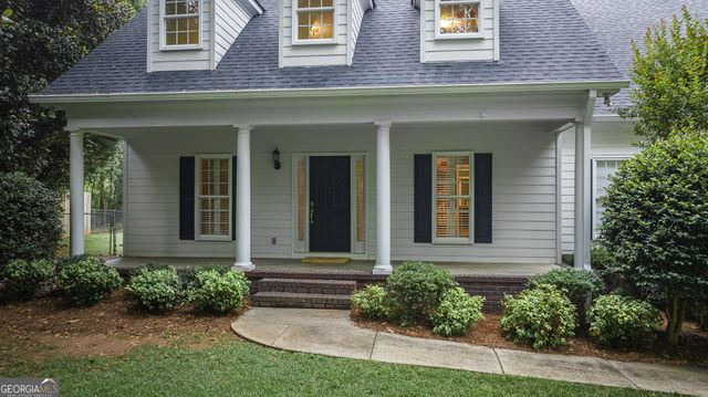 325 Twin Oaks Circle, Bogart, GA 30622