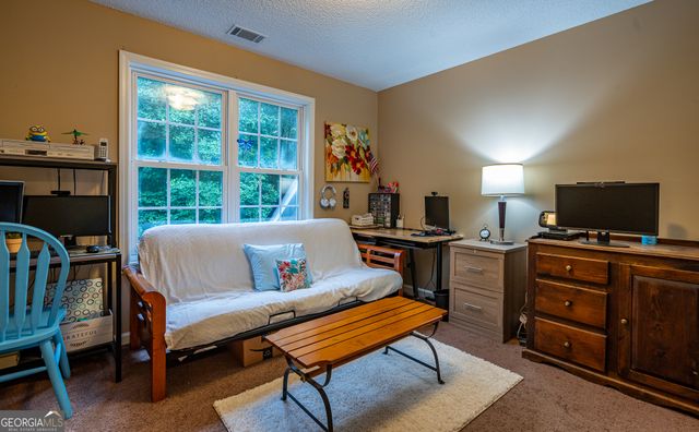 325 Twin Oaks Circle, Bogart, GA 30622