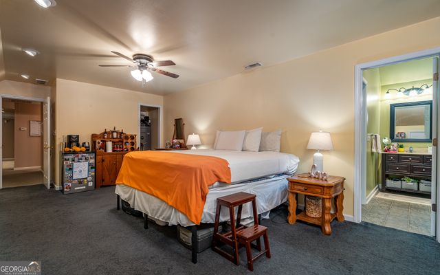 325 Twin Oaks Circle, Bogart, GA 30622