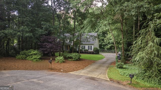 325 Twin Oaks Circle, Bogart, GA 30622