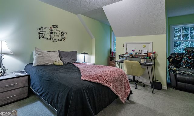 325 Twin Oaks Circle, Bogart, GA 30622