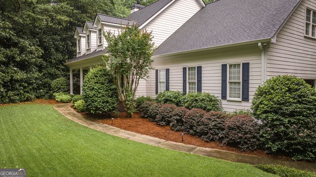 325 Twin Oaks Circle, Bogart, GA 30622