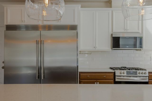 145 E Taylor Avenue, Visalia, CA 93291