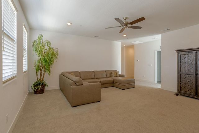 145 E Taylor Avenue, Visalia, CA 93291