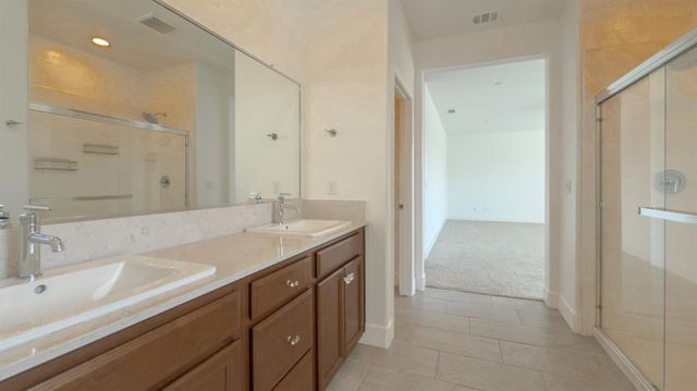 145 E Taylor Avenue, Visalia, CA 93291