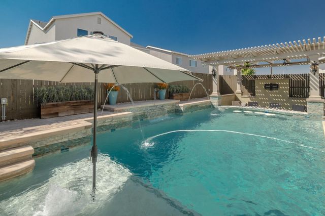 145 E Taylor Avenue, Visalia, CA 93291