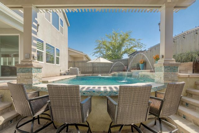 145 E Taylor Avenue, Visalia, CA 93291