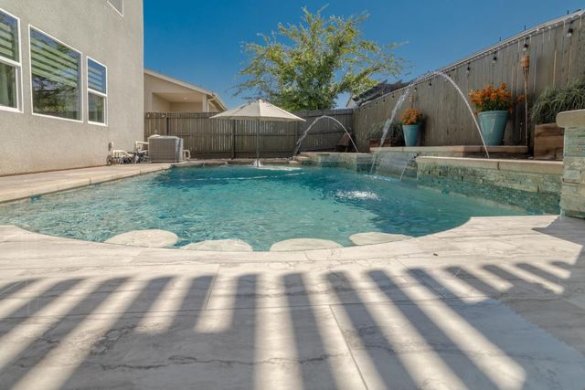 145 E Taylor Avenue, Visalia, CA 93291