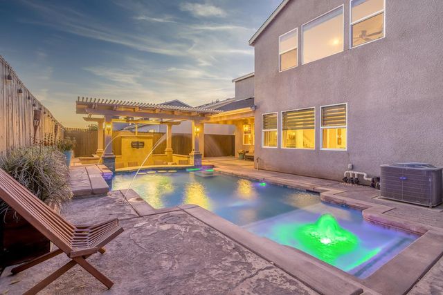 145 E Taylor Avenue, Visalia, CA 93291