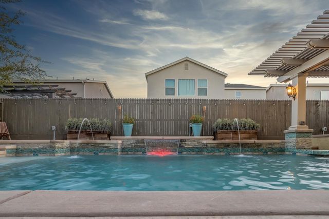 145 E Taylor Avenue, Visalia, CA 93291