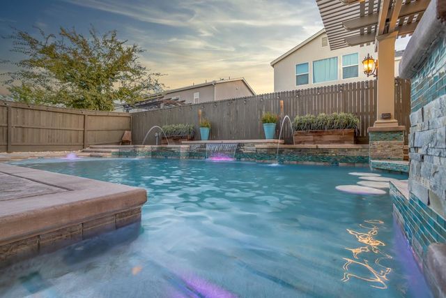 145 E Taylor Avenue, Visalia, CA 93291