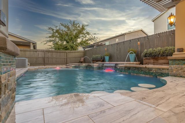 145 E Taylor Avenue, Visalia, CA 93291