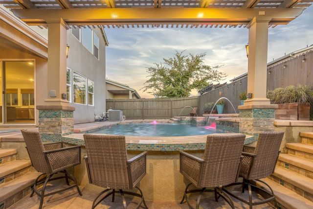 145 E Taylor Avenue, Visalia, CA 93291