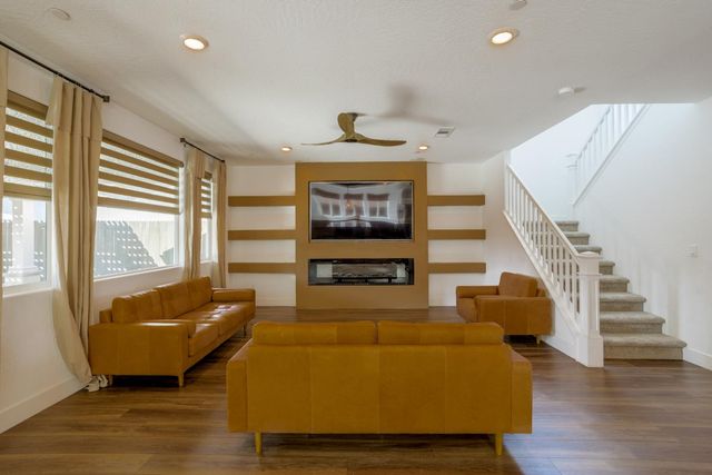 145 E Taylor Avenue, Visalia, CA 93291