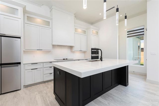 9807 N 24th Lane, Mcallen, TX 78504