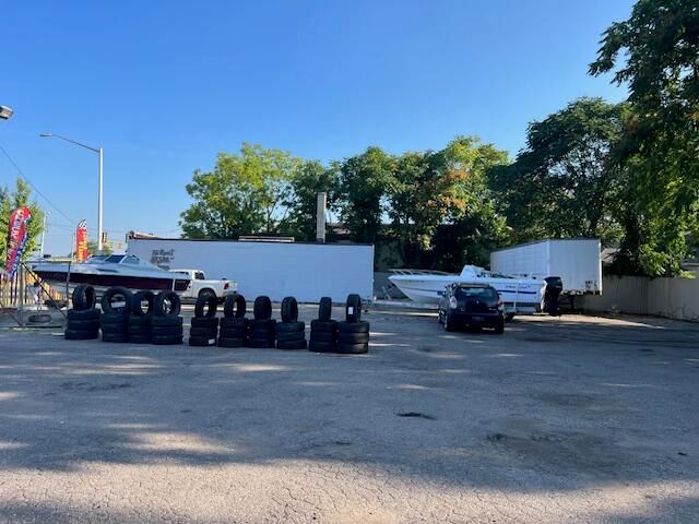 820 S Division Avenue, Grand Rapids, MI 49507