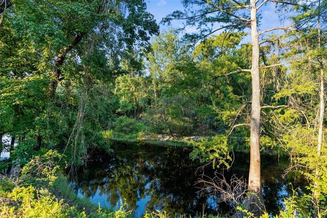 5200 CYRIL DRIVE, Dade City, FL 33523