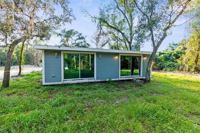5200 CYRIL DRIVE, Dade City, FL 33523