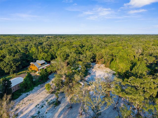 5200 CYRIL DRIVE, Dade City, FL 33523