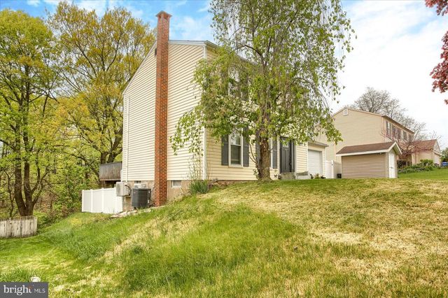 1680 PEBBLE BROOK LN, Harrisburg, PA 17110