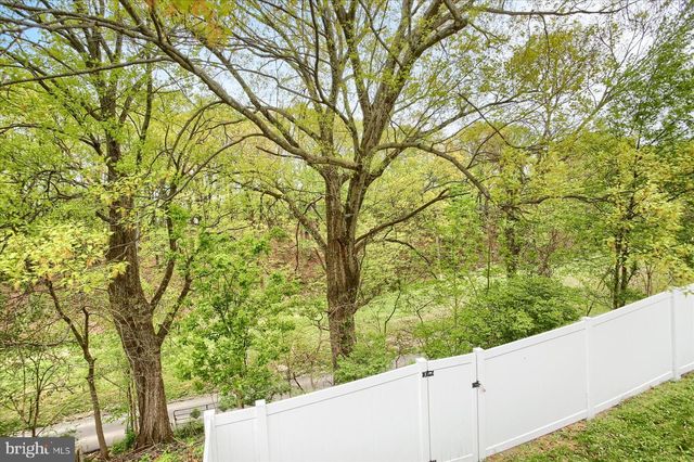 1680 PEBBLE BROOK LN, Harrisburg, PA 17110
