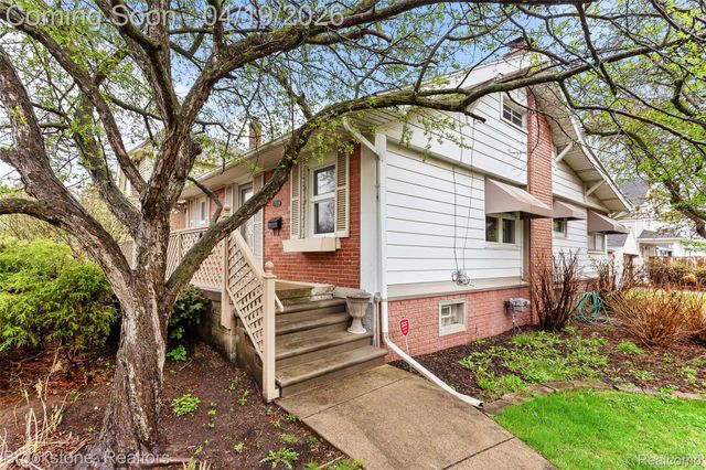 719 W 12 Mile Road, Royal Oak, MI 48073