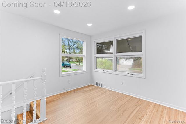 719 W 12 Mile Road, Royal Oak, MI 48073