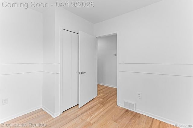 719 W 12 Mile Road, Royal Oak, MI 48073