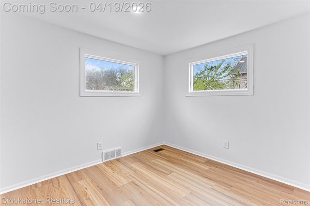 719 W 12 Mile Road, Royal Oak, MI 48073