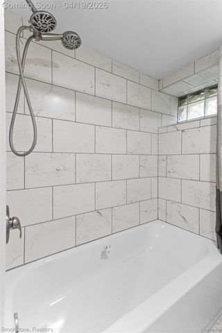 719 W 12 Mile Road, Royal Oak, MI 48073