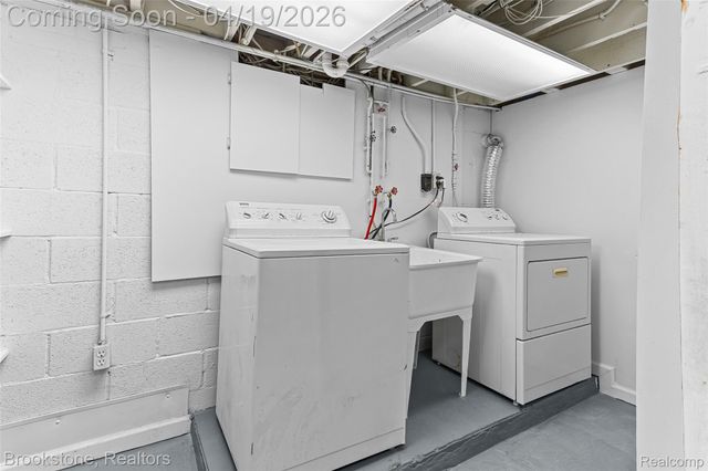 719 W 12 Mile Road, Royal Oak, MI 48073