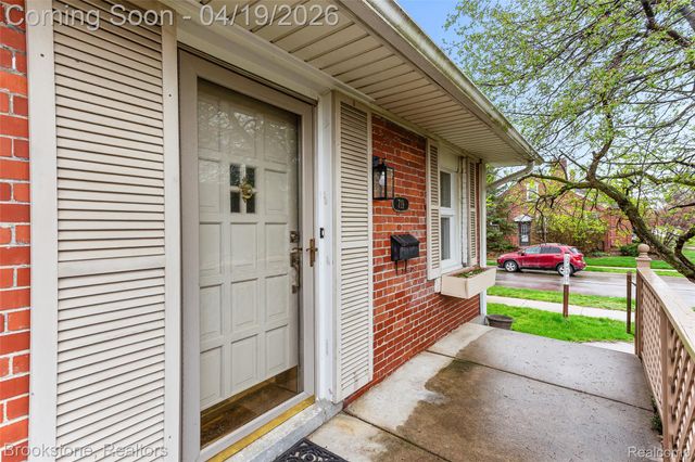 719 W 12 Mile Road, Royal Oak, MI 48073