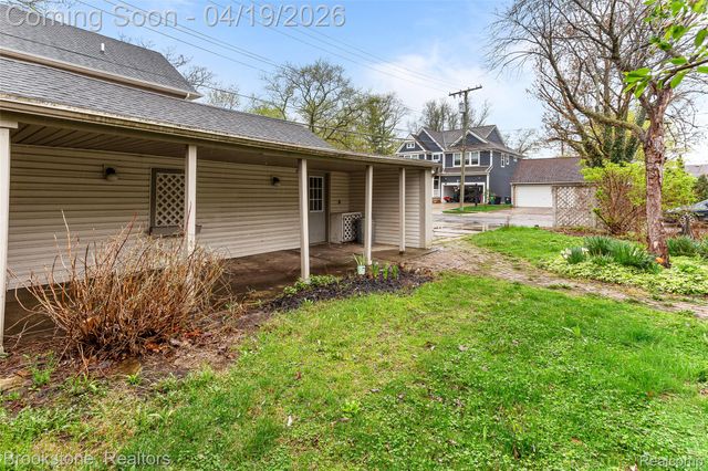 719 W 12 Mile Road, Royal Oak, MI 48073