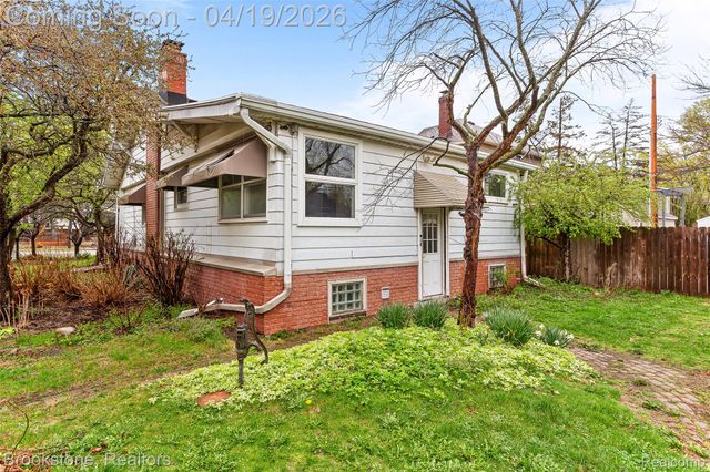 719 W 12 Mile Road, Royal Oak, MI 48073