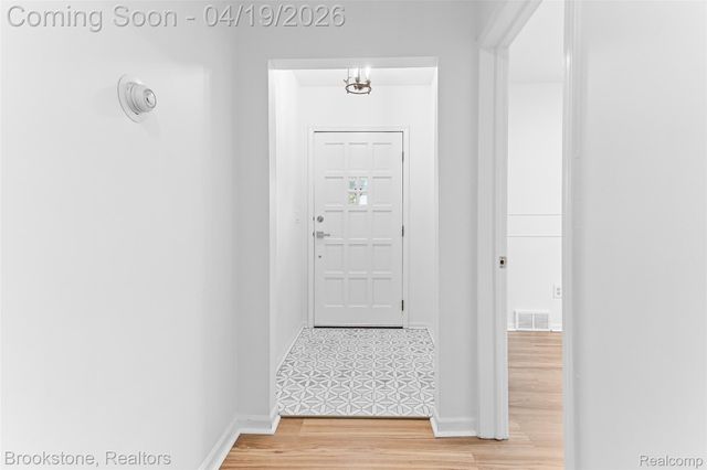 719 W 12 Mile Road, Royal Oak, MI 48073