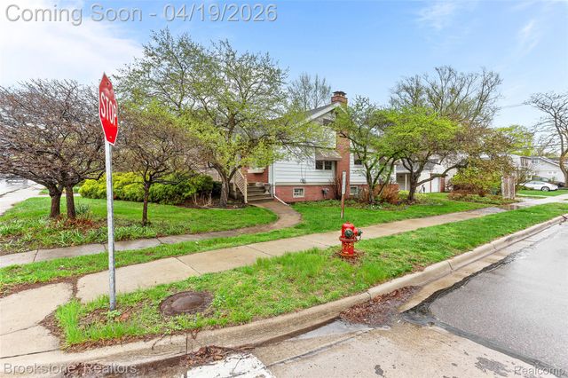 719 W 12 Mile Road, Royal Oak, MI 48073
