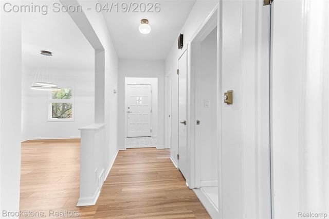 719 W 12 Mile Road, Royal Oak, MI 48073