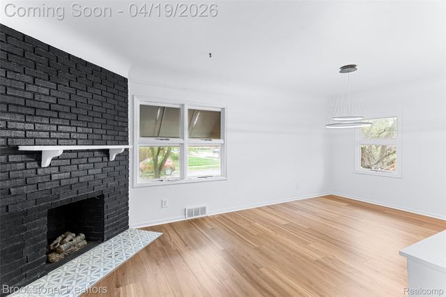 719 W 12 Mile Road, Royal Oak, MI 48073