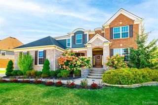 22721 Arcadia Bluffs, South Lyon, MI 48178