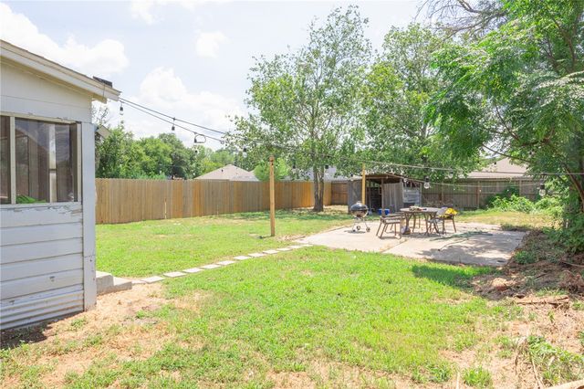 1902 Miller Avenue, Bryan, TX 77801