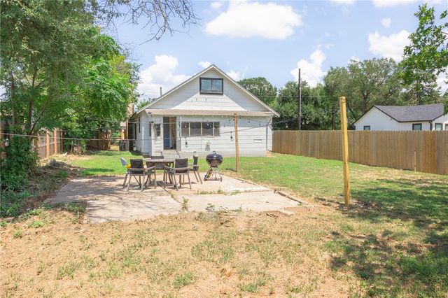 1902 Miller Avenue, Bryan, TX 77801