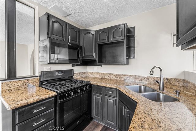 43028 45th Street W, Lancaster, CA 93536